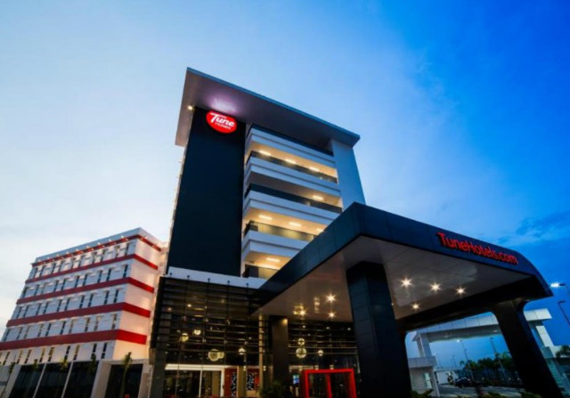 tune-hotel-klia2-00.jpg