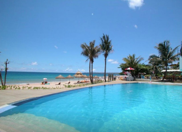chateau-beach-resort-01.jpg