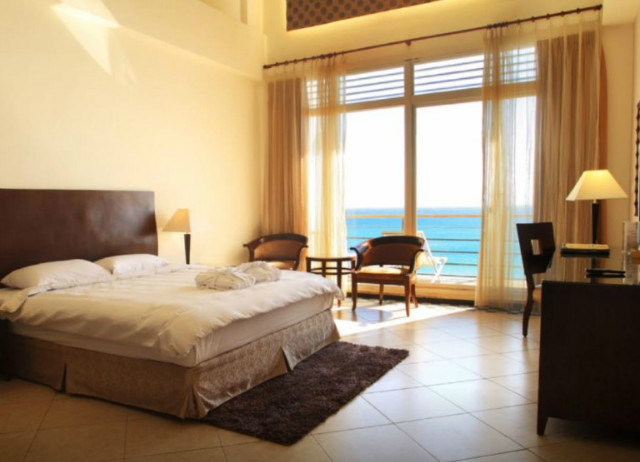 chateau-beach-resort-03.jpg