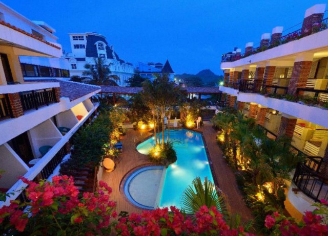smokey-joe-s-hotel-01.jpg